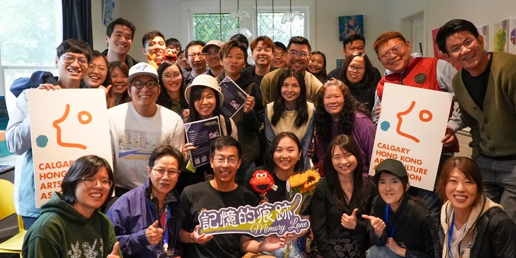 Whose Language Leads? Surtitles, Artistic Agency, and Cultural Hospitality